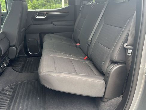 Used 2024 Chevrolet Silverado 1500 LT AWD/4WD image 10