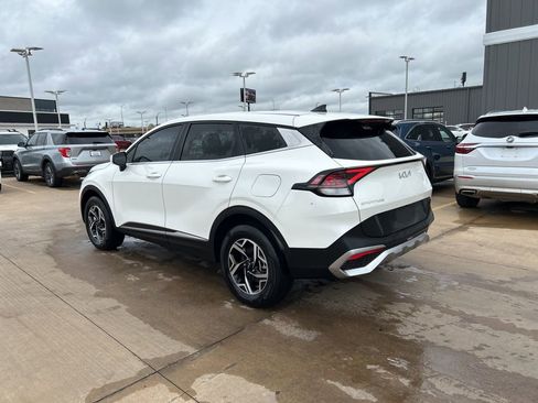 Used 2024 Kia Sportage LX image 2