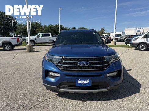 Used 2020 Ford Explorer XLT w/ Equipment Group 202A AWD/4WD image 2