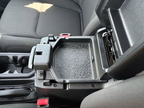 Used 2023 Jeep Wrangler Unlimited Sport image 28