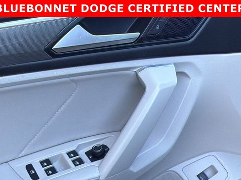 Used 2022 Volkswagen Tiguan SE R-Line image 12