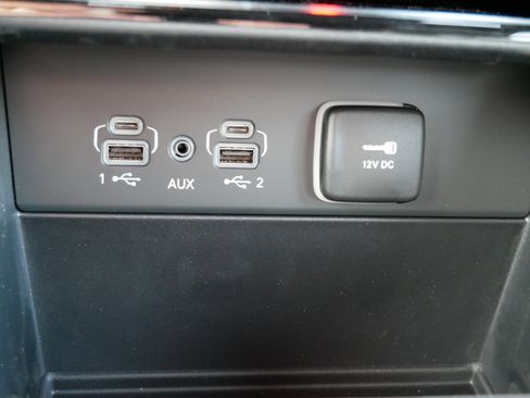 New 2025 Jeep Grand Cherokee Limited w/ Black Appearance Package image 16