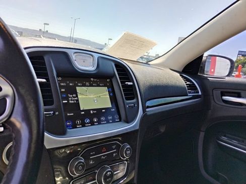 Used 2019 Chrysler 300 Limited w/ Safetytec Plus Group RWD image 21