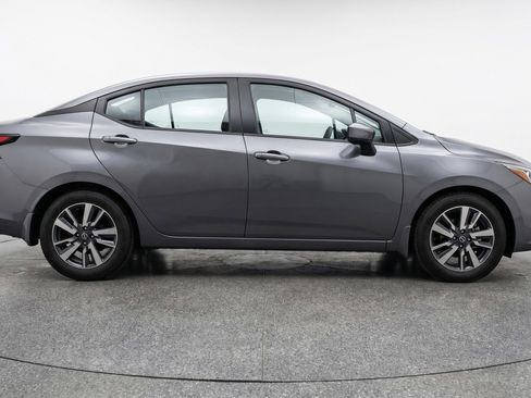 Used 2025 Nissan Versa SV image 11