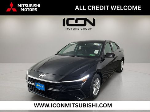 Used 2024 Hyundai Elantra SE image 1