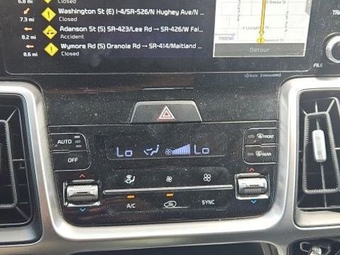 Used 2022 Kia Sorento S w/ Panoramic Sunroof Package AWD/4WD image 13
