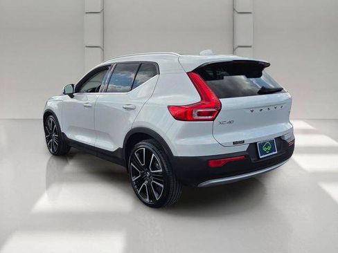 Used 2022 Volvo XC40 T5 Inscription w/ Advanced Package AWD/4WD image 3