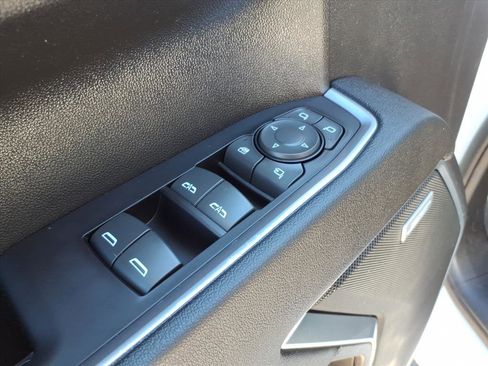 Certified 2022 GMC Sierra 1500 SLT w/ SLT Convenience Package image 17