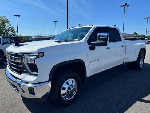 Used 2025 Chevrolet Silverado 3500 LTZ w/ LTZ Plus Package AWD/4WD image 3