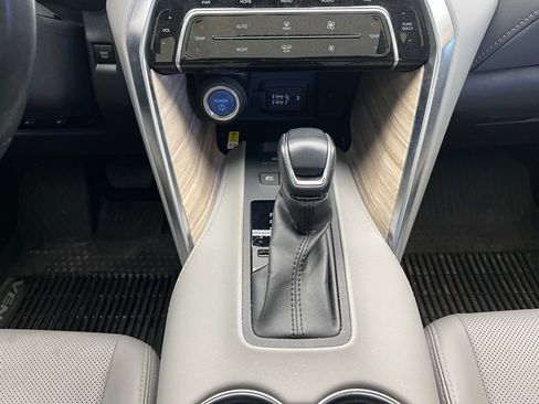 Used 2021 Toyota Venza Limited w/ Advanced Technology Package image 11