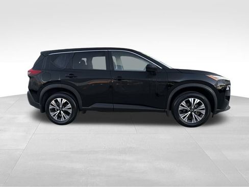 Used 2023 Nissan Rogue SV image 9