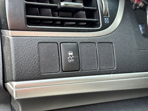 Used 2014 Toyota Camry SE image 17