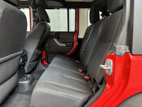 Used 2016 Jeep Wrangler Unlimited Sport w/ Connectivity Group image 15