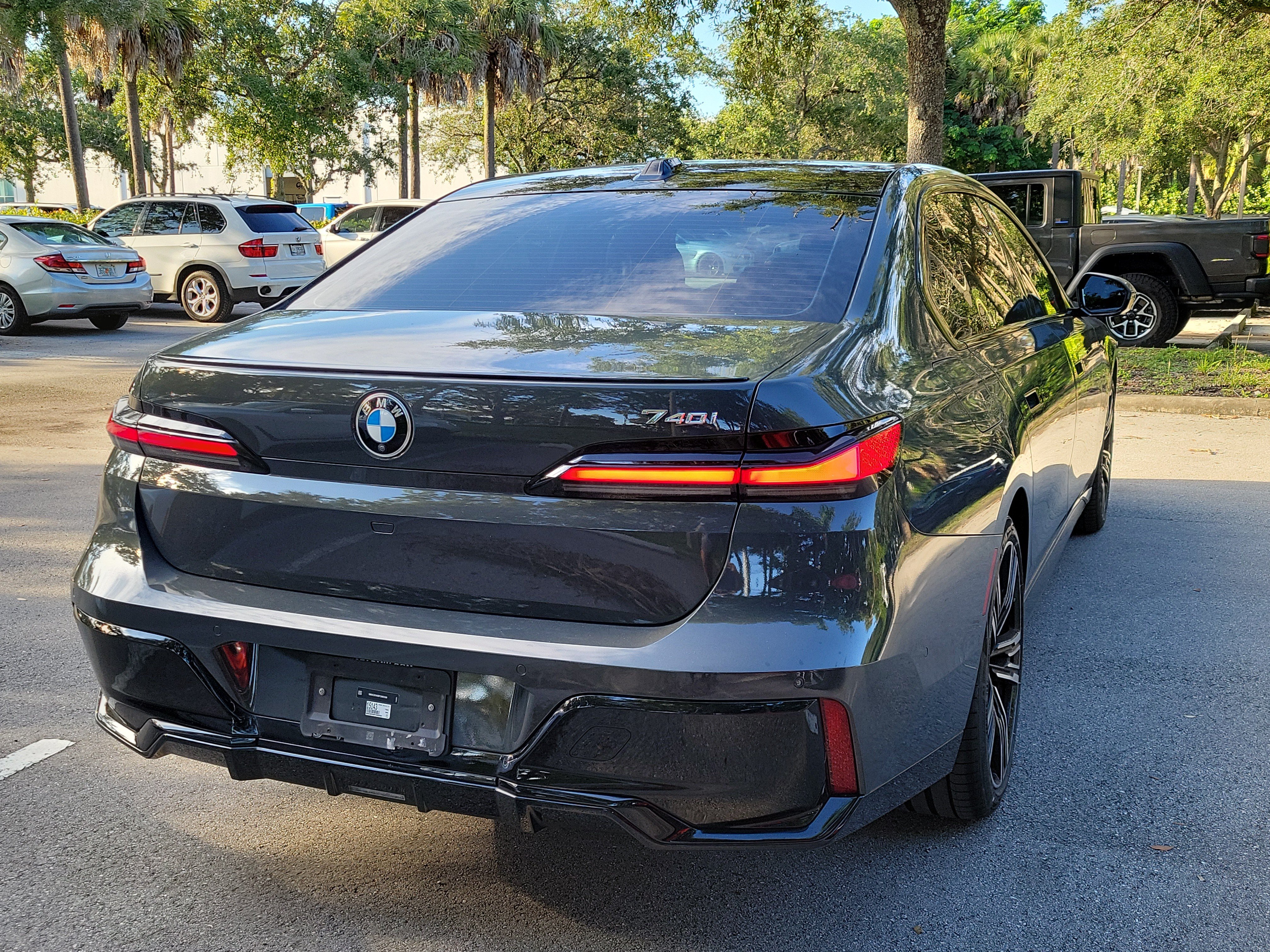 Certified 2023 BMW 740i RWD image 6