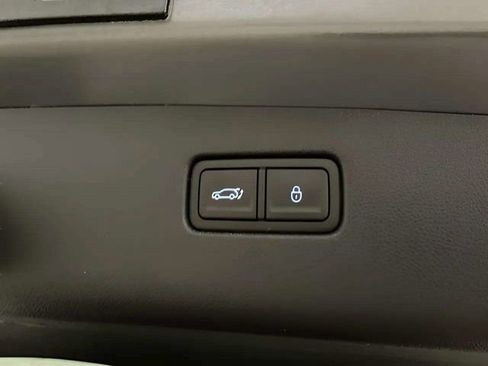 Used 2023 Genesis GV70 2.5T w/ Sport Prestige Package AWD/4WD image 8