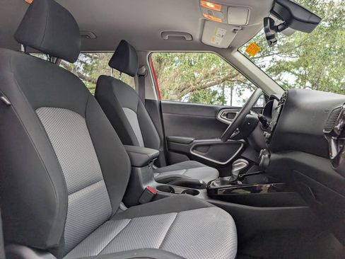 Used 2025 Kia Soul S image 18