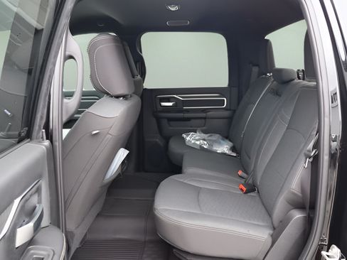 New 2026 RAM 2500 Big Horn AWD/4WD image 12