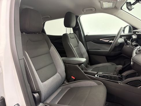 Used 2025 Chevrolet TrailBlazer LS w/ LS Convenience Package AWD/4WD image 21
