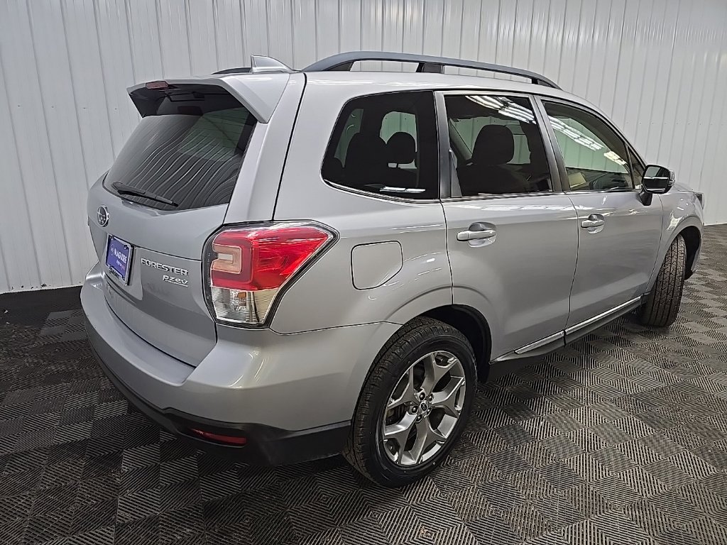 Used 2017 Subaru Forester 2.5i Touring AWD/4WD image 10