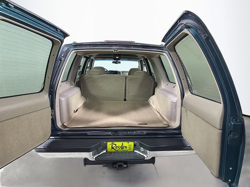 Used 1998 Chevrolet Tahoe 4WD w/ Cold-Climate Pkg image 22
