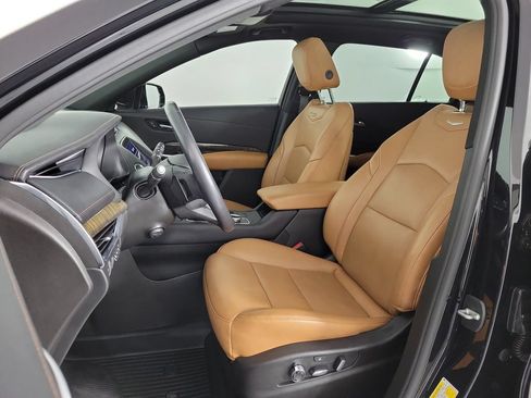 Used 2021 Cadillac XT4 Premium Luxury FWD image 17