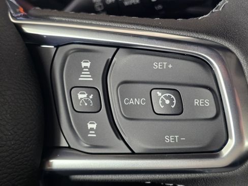 New 2026 Jeep Wrangler Unlimited Sahara w/ Whitecap Package AWD/4WD image 33