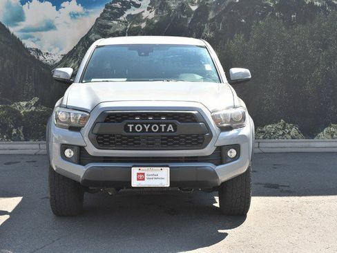 Certified 2018 Toyota Tacoma TRD Off-Road w/ Technology Package AWD/4WD image 5