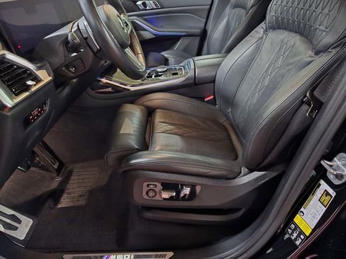 Used 2023 BMW X7 M60i w/ Climate Comfort Package image 24