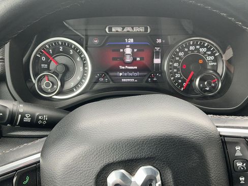 Used 2019 RAM 1500 Laramie image 15