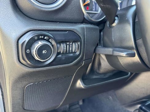 Used 2021 Jeep Wrangler Unlimited Sahara image 11