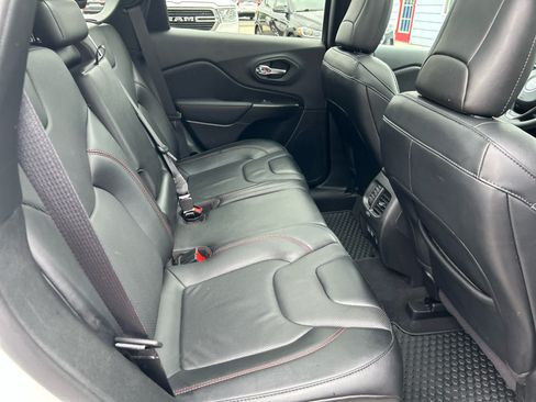 Used 2023 Jeep Cherokee Trailhawk w/ Sun & Sound Group AWD/4WD image 27