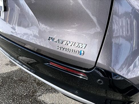 Certified 2021 Toyota Sienna Platinum image 62