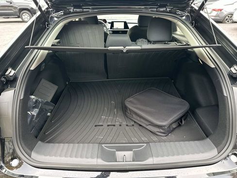 New 2026 Toyota Prius Plug-In Hybrid FWD image 9