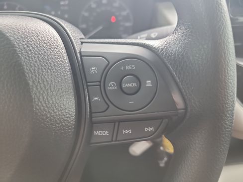 Certified 2025 Toyota Corolla LE image 28