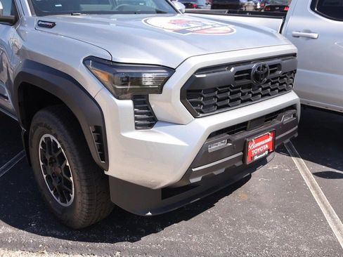 New 2026 Toyota Tacoma TRD Off-Road w/ TRD Off Road Upgrade Package AWD/4WD image 5