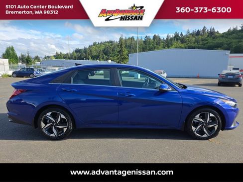 Used 2022 Hyundai Elantra Limited w/ Preferred Accessory Package FWD image 7