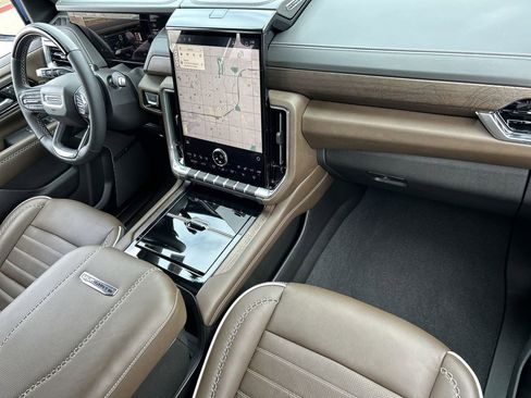 Used 2025 GMC Yukon Denali Ultimate image 30