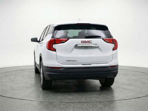 Used 2024 GMC Terrain SLE image 7