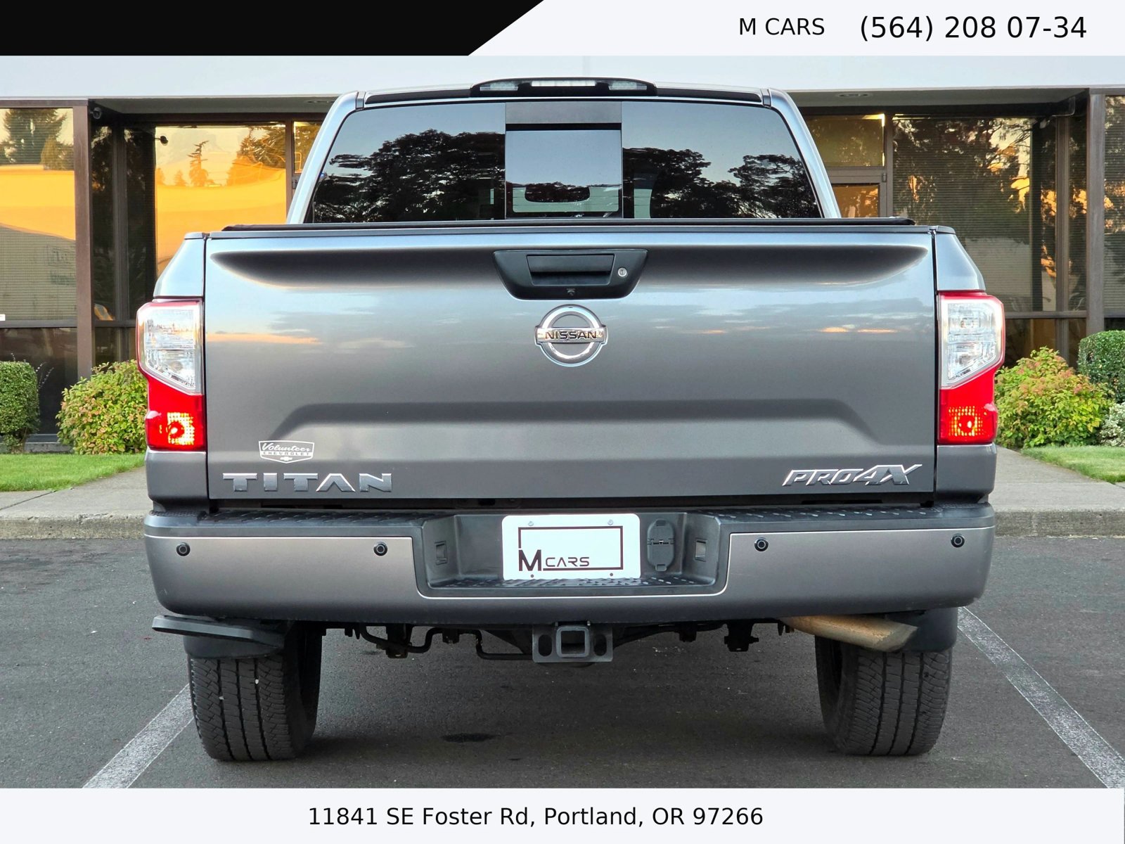 Used 2017 Nissan Titan PRO-4X w/ Pro-4x Convenience Package AWD/4WD image 7