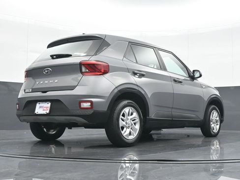 Used 2022 Hyundai Venue SE w/ Cargo Package image 21