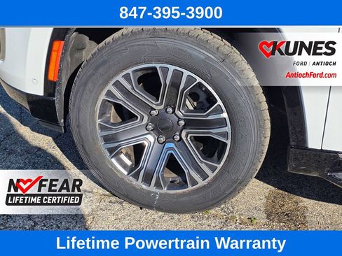 Used 2024 Jeep Wagoneer L Series II w/ Flexible Seating Group AWD/4WD image 12