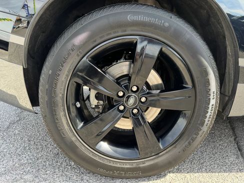 Used 2018 Land Rover Range Rover Velar R-Dynamic SE AWD/4WD image 8