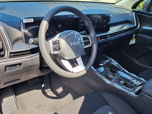 New 2025 Kia Sorento LX image 7