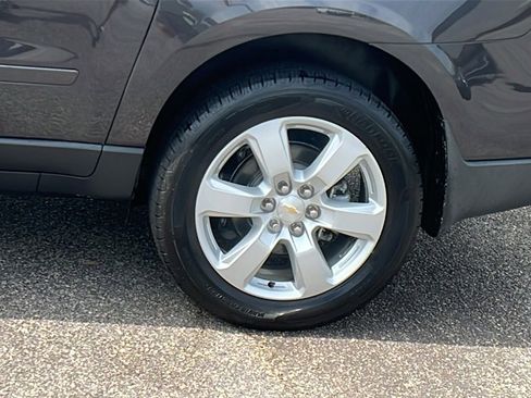 Used 2016 Chevrolet Traverse LT w/ Style and Technology Package image 9