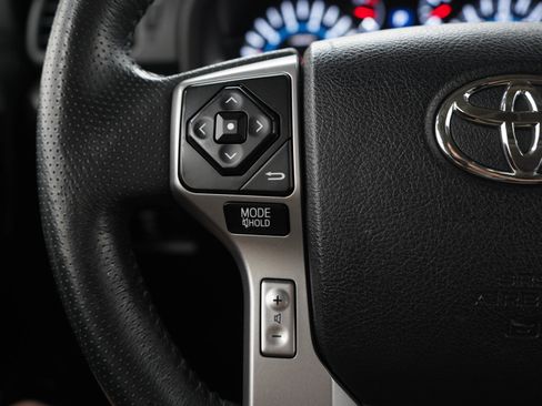 Used 2019 Toyota 4Runner Limited AWD/4WD image 25