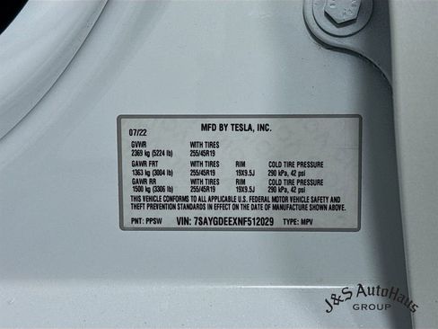 Used 2022 Tesla Model Y Long Range image 37