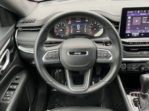 Used 2022 Jeep Compass Limited image 11