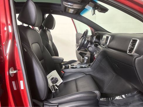 Used 2022 Kia Sportage Nightfall Edition image 5