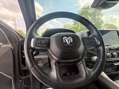 Used 2024 RAM 1500 Laramie AWD/4WD image 15