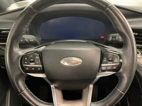 Used 2022 Ford Explorer Platinum w/ Technology Package AWD/4WD image 23